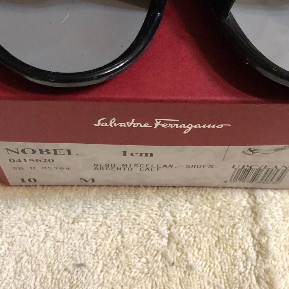 Authentic Ferragamo Sandals - Picture 5 of 7